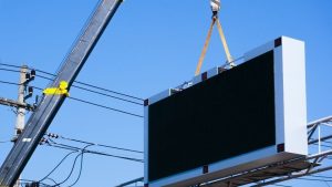 (In the image the installation of a led light box can be seen)